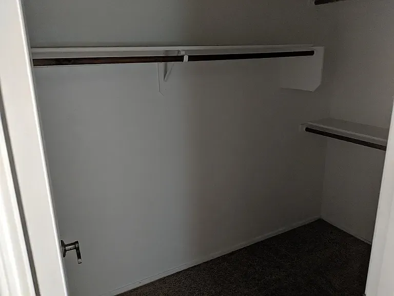3 bed, 1328 sqft, $2,100 — Photo 2