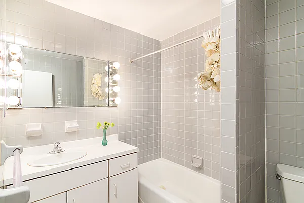 Rented by Oxford Property Group | media 17
