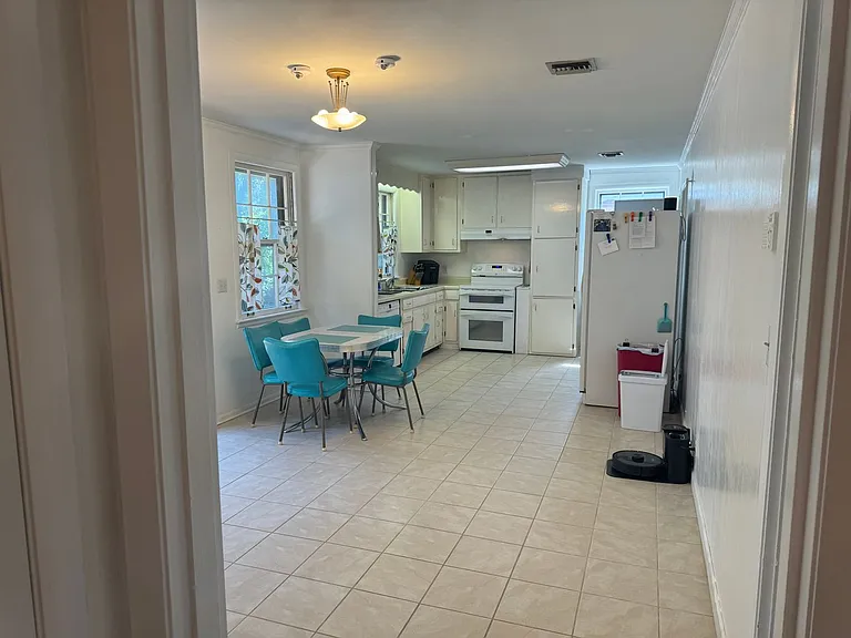 332 Lynn Dr — Photo 23