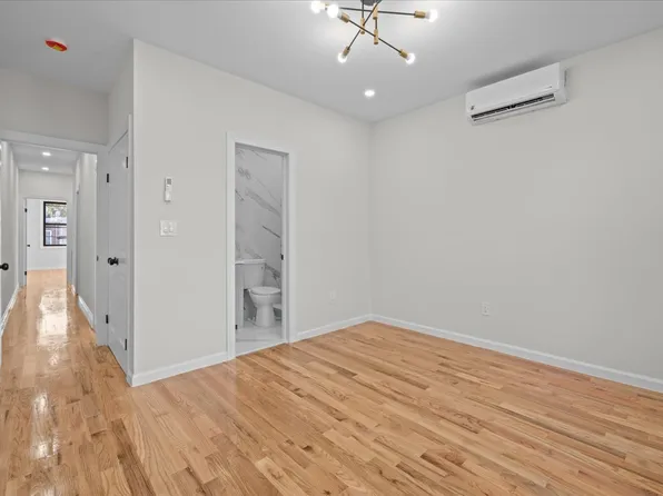 342 East 55th Street image 10 of 14