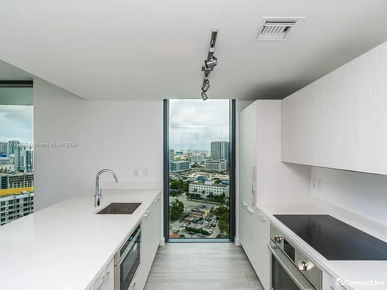 501 NE 31st St #2108 — Photo 6