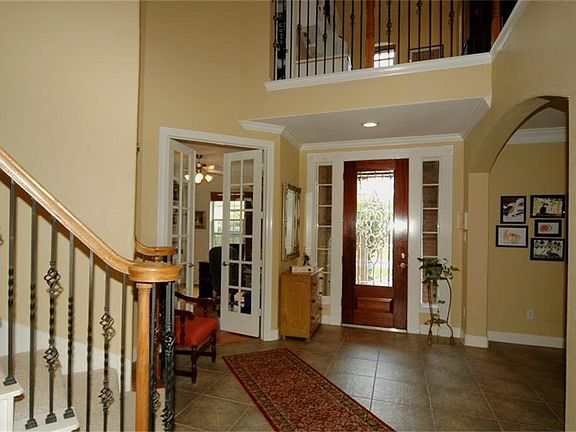 4th image of 3012 Park Bend Dr