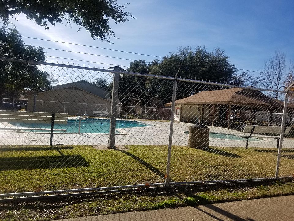 1st image of 2905 Nova Dr