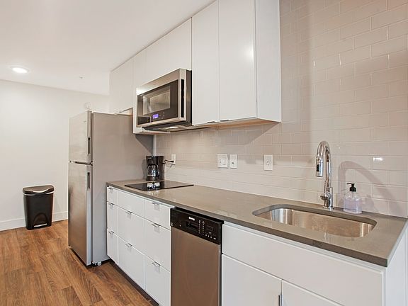 3rd image of 3835 Main St Unit 403