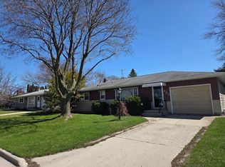 425 Bishop Ave, Plymouth, WI 53073
