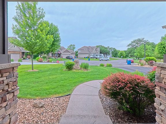 3rd image of 11956 Castle Rock Ct N