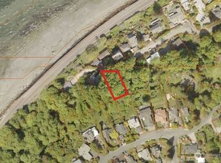 32 XX NW Esplanade, Seattle, WA 98117