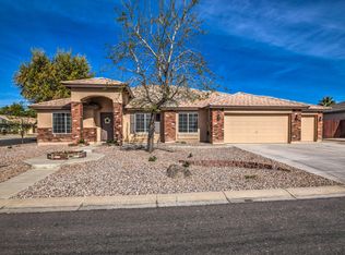 3952 E Meadow Land Dr, San Tan Valley, AZ 85140