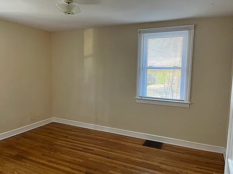 1000 Locust St — Photo 12