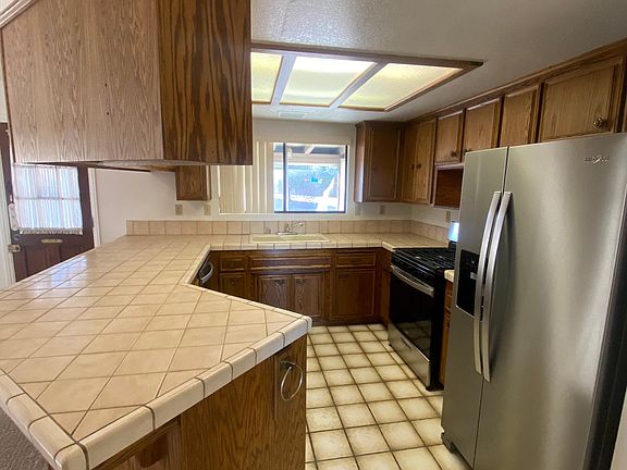 5th image of 57731 Lisbon Dr
