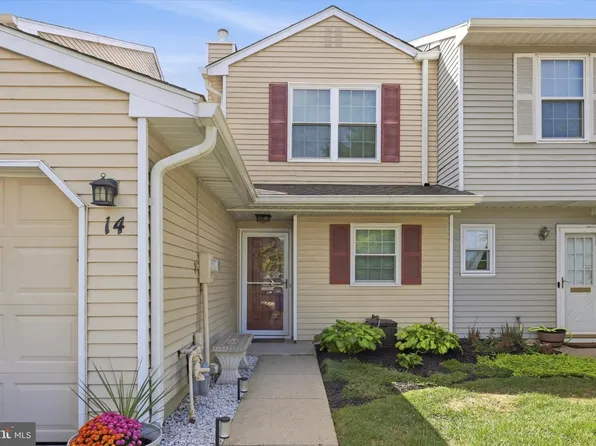 14 Hattaras Ct, Bordentown, NJ 08505