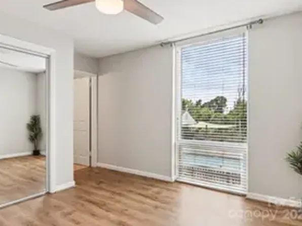 647 Town Mountain Rd APT 212, Asheville, NC 28804