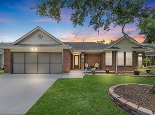 815 W Peach Hollow Cir, Pearland, TX 77584