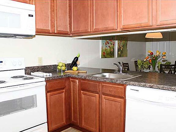 3rd image of 1208 Pipers Cres APT 537