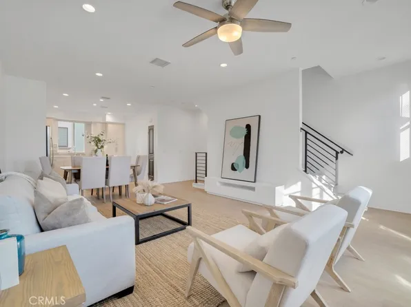10832 W Riverton Ct, Toluca Lake, CA 91602