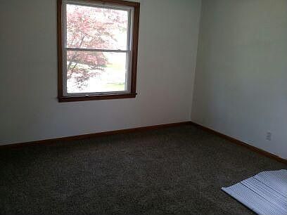 2nd image of 454 E 274th St