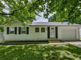 612 Powahatan Ct W, Independence, MO 64056