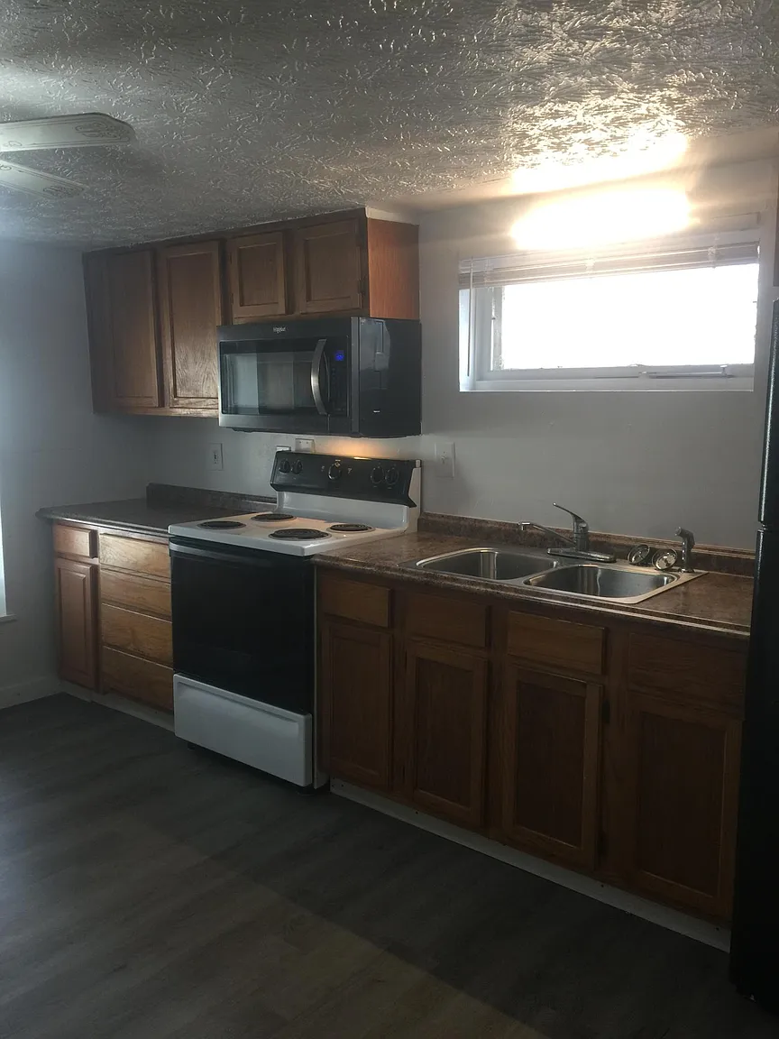 47 Sunset Ave photo 1