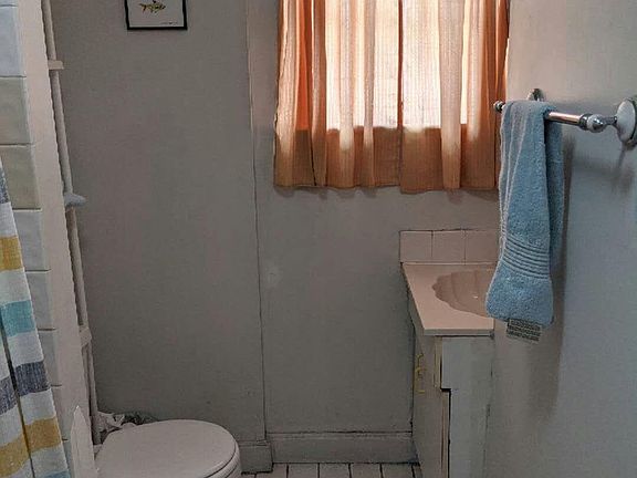 3rd image of 1428 Jackson St Floor 2