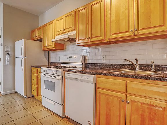 4th image of 275 Webster Ave APT 8