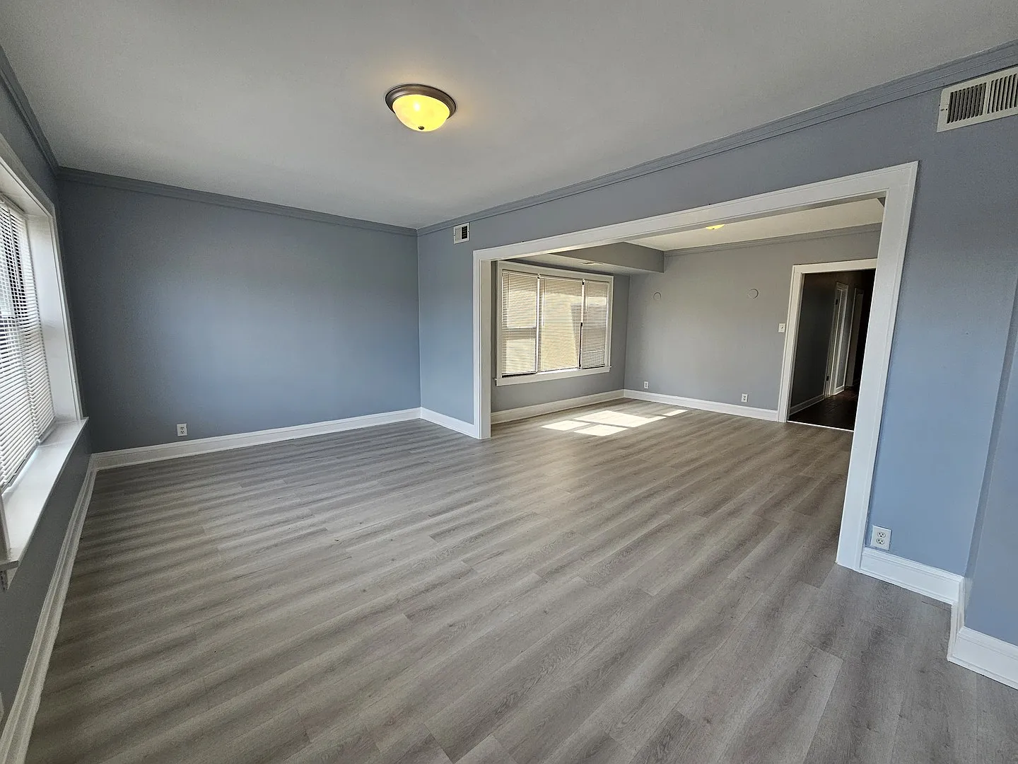 3 bed, 1300 sqft, $2,600 — Photo 4