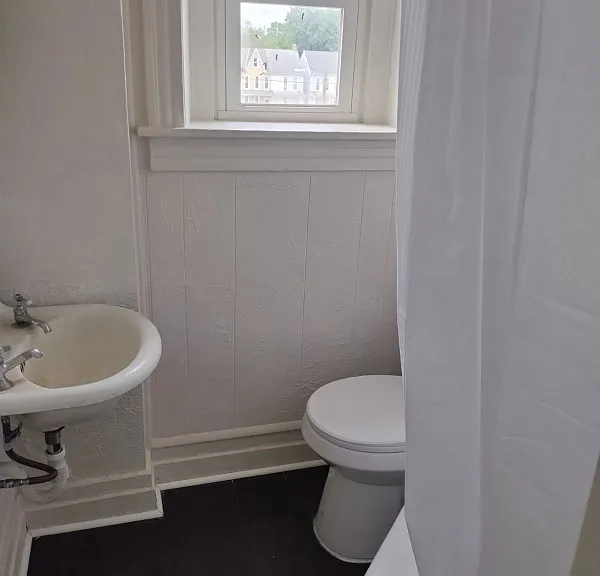 323 W Lehman St — Photo 3