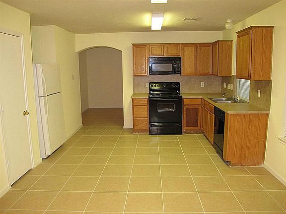 4th image of 10822 Regal Manor Ln