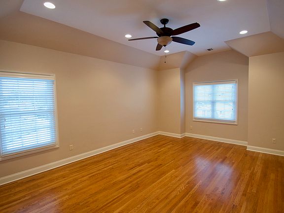 5th image of 138 Southwood Cir