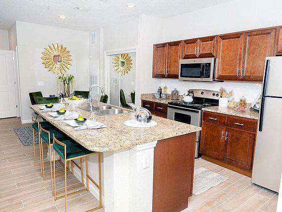 2nd image of 3802 Alafaya Ln #9-202