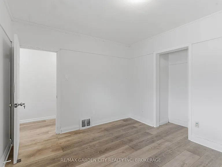 25 Pelham Rd #UPPER — Photo 10
