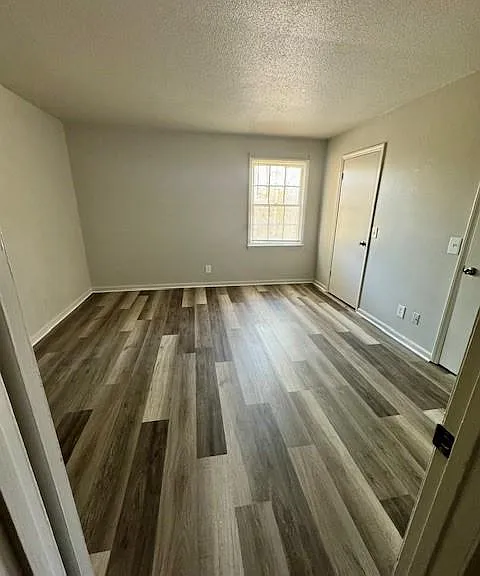 925 Delmonte Dr — Photo 6
