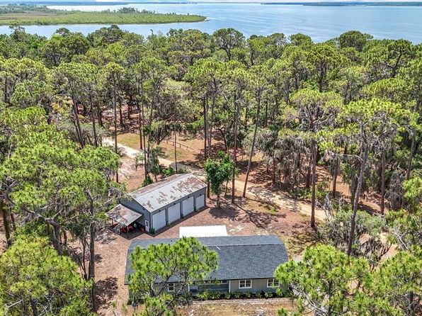 7374 Circle Dr, Lady Lake, FL 32159