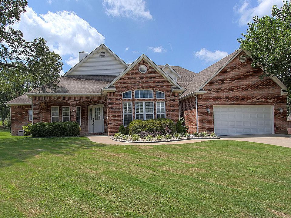 1st image of 2620 Woodstone Dr