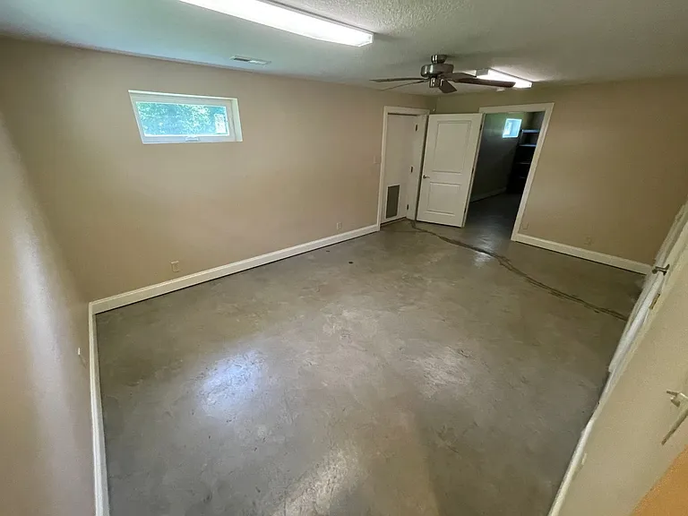 105 Norman Ln — Photo 19