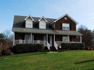 375 Classic Dr, Soddy Daisy, TN 37379