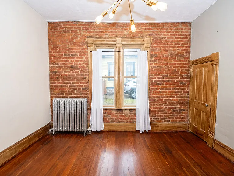 2660 Jefferson Ave — Photo 12