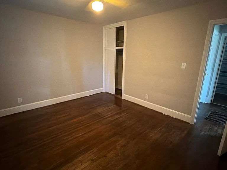 3526 Eastway Dr — Photo 4