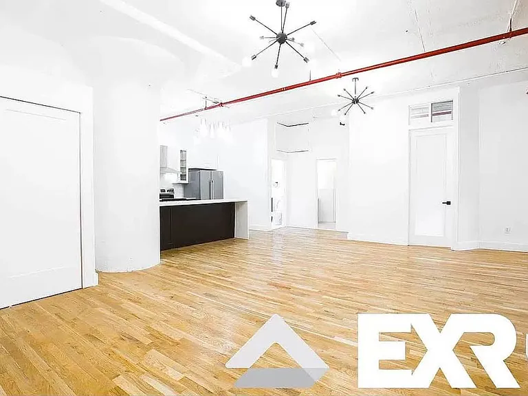 315 Berry St #105 — Photo 4
