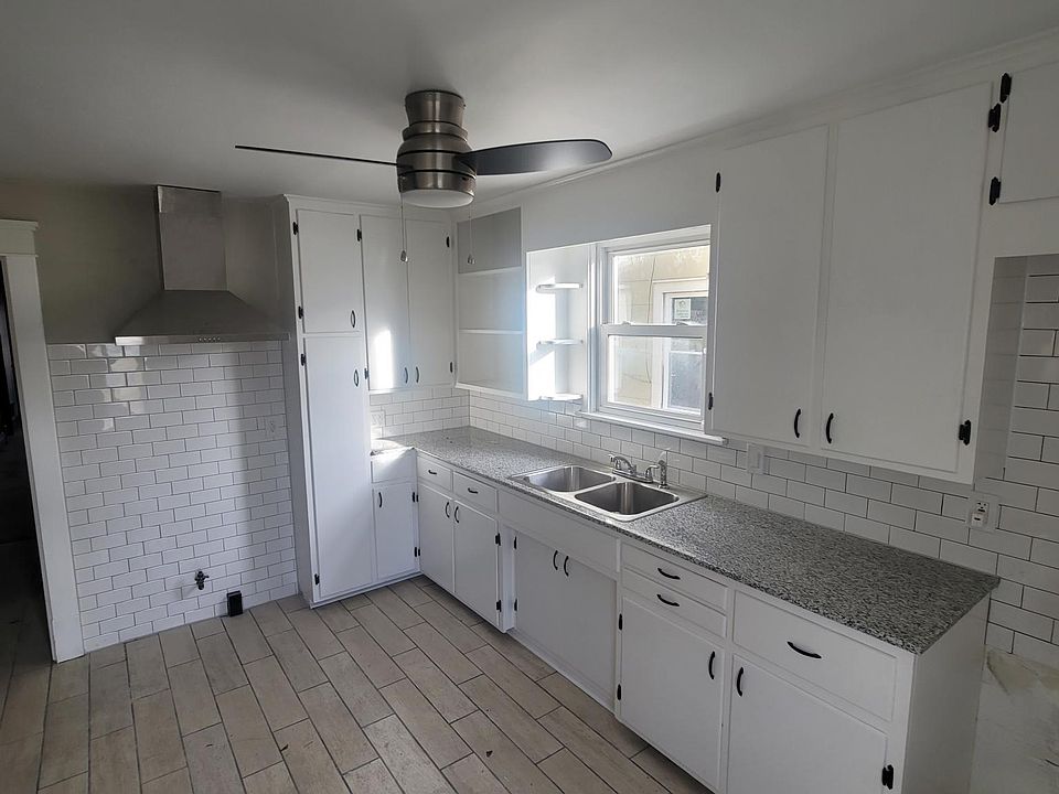 1st image of 210 Condon Ave Unit 1