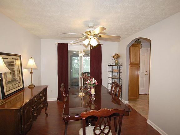 4th image of 856 Lakefield Dr