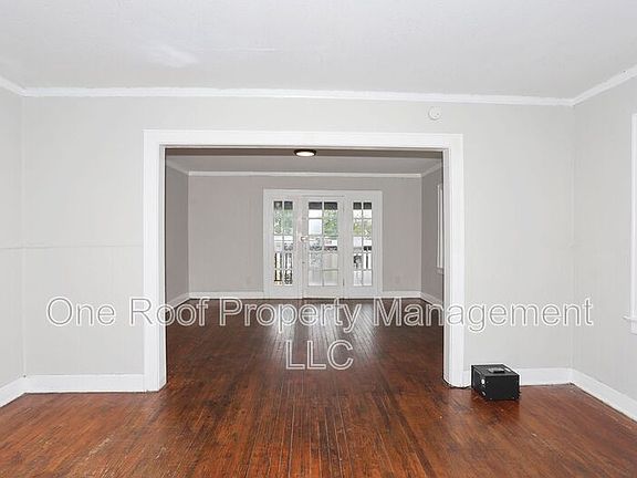 5th image of 3225 E 8th St APT 2E