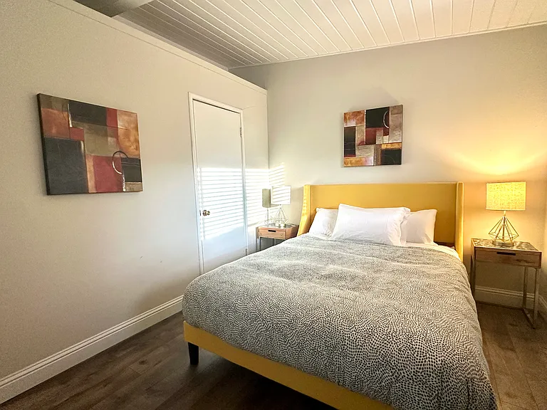 36 Henderson Pl — Photo 6