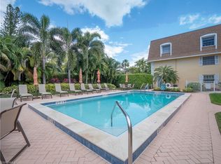 1222 Gordon Dr APT 18, Naples, FL 34102