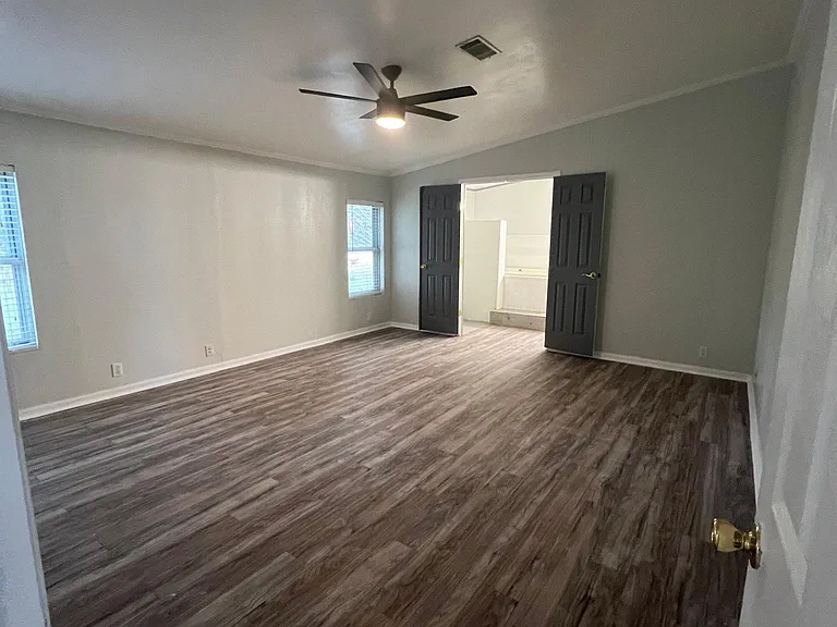 10512 Hibbs Ln — Photo 10