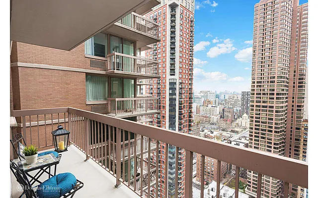 Sold by Douglas Elliman | media 17