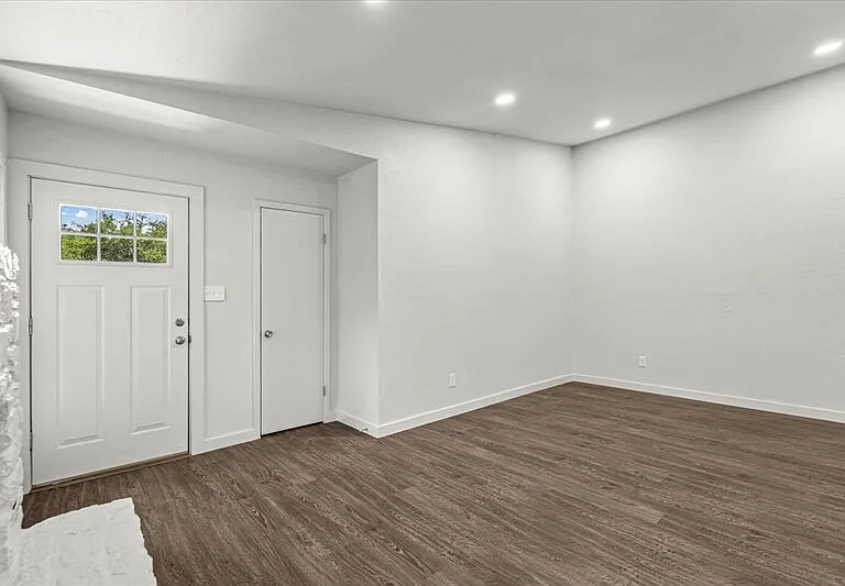 826 King Albert St #B — Photo 12