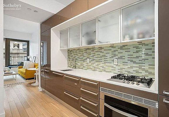 3rd image of 75 Wall St APT 26L