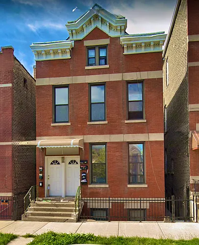940 W 31st Pl Photo 1
