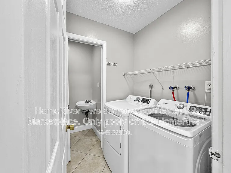2015 Oleander Blvd #D — Photo 9