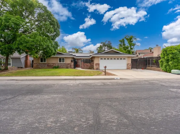 86 N Manila Ave, Clovis, CA 93612
